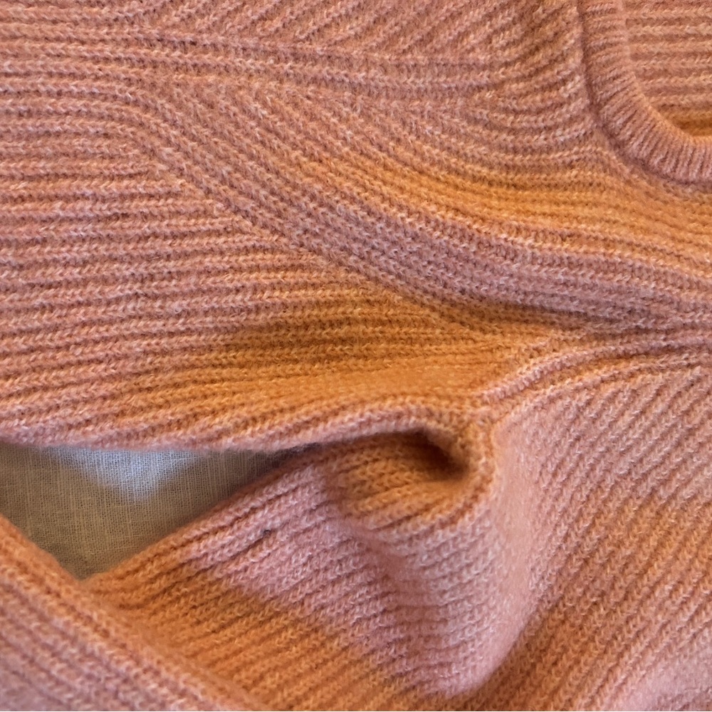 Wool sweater - Picture 9 of 12